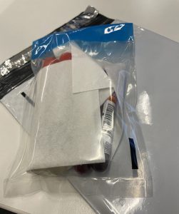 Vier Röhrchen mit abgenommenem Blut für den Test des biologischen Alters im Diakonessenhuis Zeist